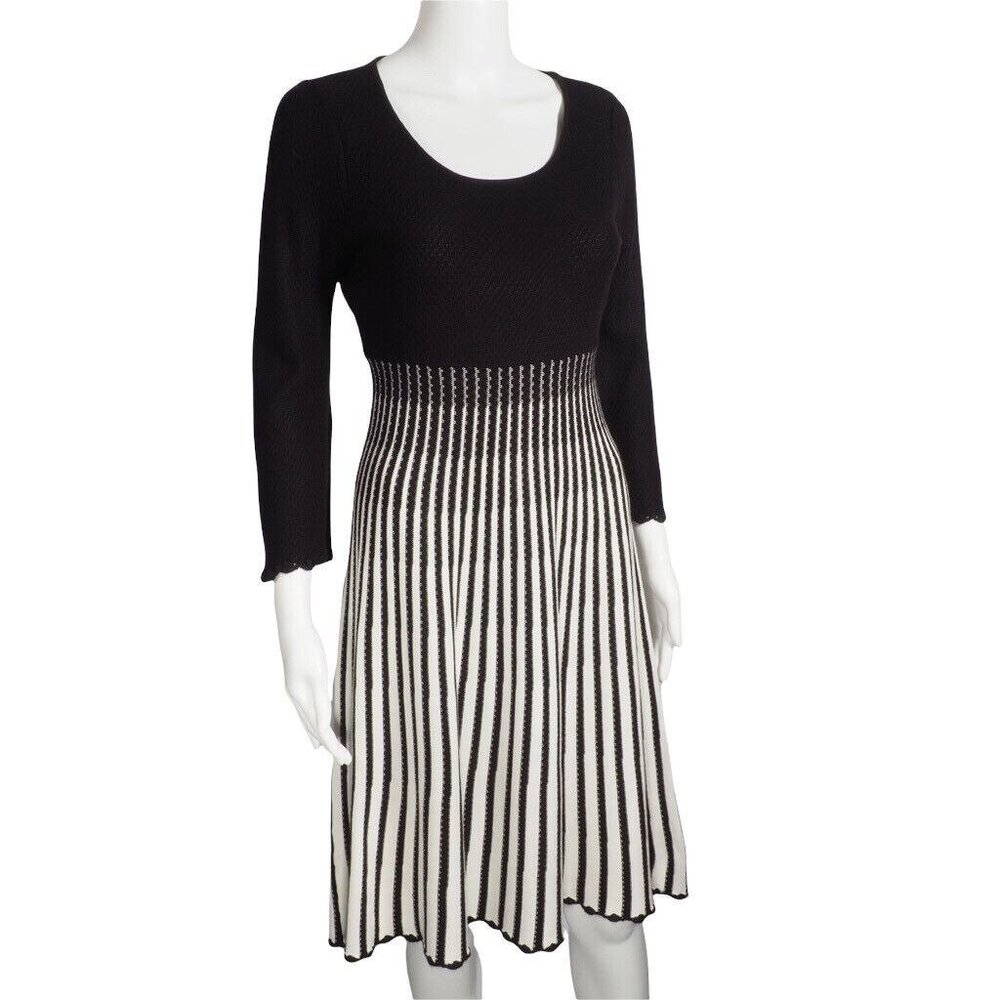 Calvin Klein Dress Size M 8-10 Black White Knit Stripe A line EUC